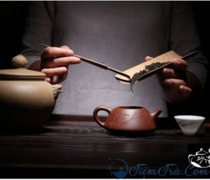Read more about the article Cách chăm sóc và dưỡng ấm tử sa của bạn