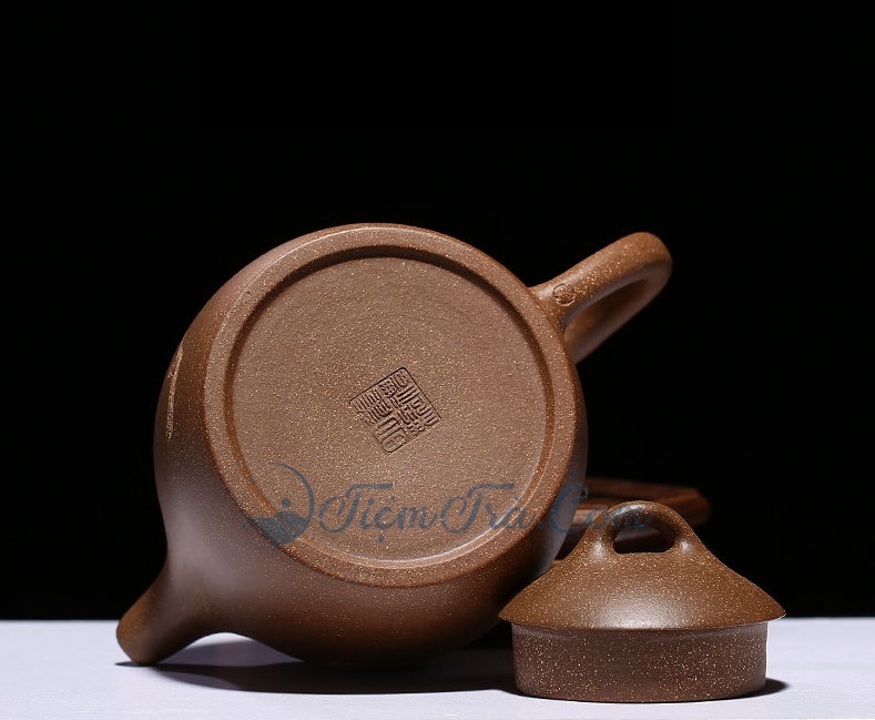 Ấm Tử Sa Tần Quyền Non Nước 420ml am tu sa tan quyen non nuoc 8 - Ấm Tử Sa Tần Quyền Non Nước 420ml